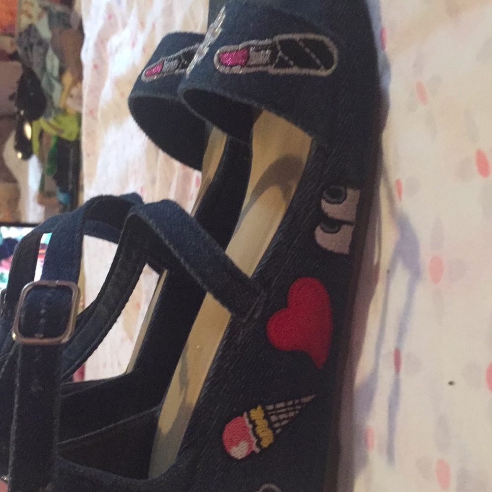 High heels - Picture 3 of 4